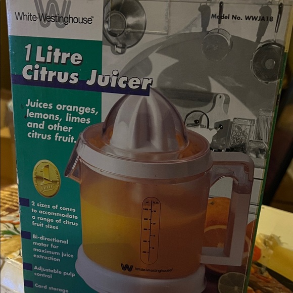 Citrus Juicer - Orange - Picture 1 of 8